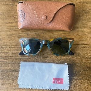 Tortoise Wayfarer Raybans